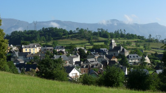 Camping les Chataigniers-argelès gazost - vue depuis le camping2-min